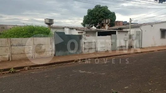 Casa com 2 Quartos à venda, 100m² no Aclimação, Uberlândia