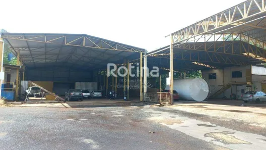 Galpão/Depósito/Armazém para alugar, 2500m² no Distrito Industrial, Uberlândia