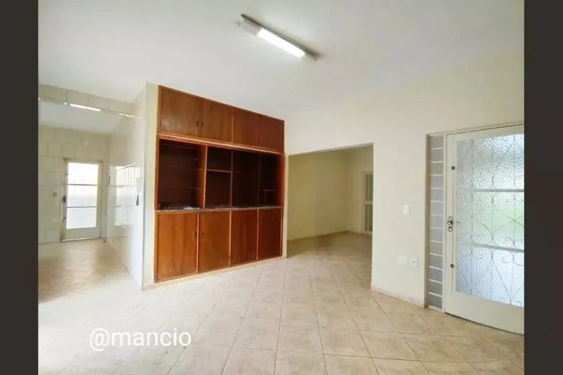 Casa com 3 quartos — Santa Efigênia, Belo Horizonte