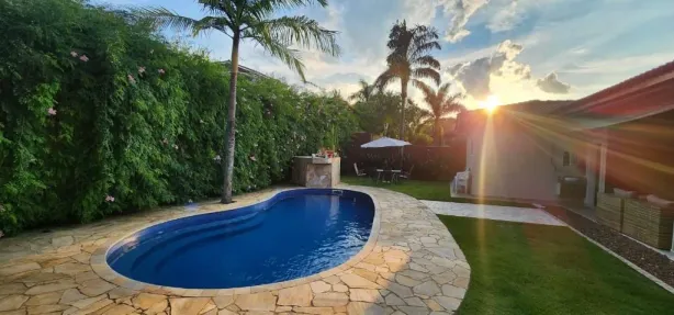 Casa de Condomínio com 4 Quartos à venda, 388m² no Jardim Indaiá, Embu das Artes