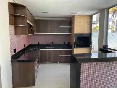Sobrado com 4 Quartos para alugar, 234m² no Jardim Imperial, Cuiabá
