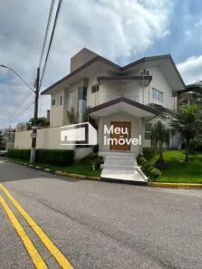 Sobrado com 3 Quartos para alugar, 240m² no Loteamento Villa Branca, Jacareí