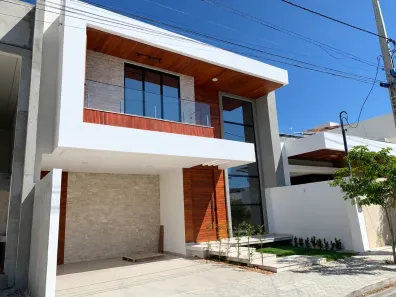 Sobrado com 4 Quartos à venda, 244m² no Cidade Universitária, Petrolina