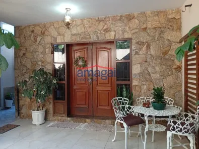 Sobrado com 4 Quartos à venda, 430m² no Cidade Jardim, Jacareí