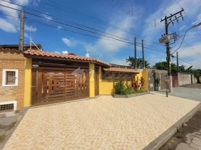 Casa com 4 Quartos à venda, 238m² no Jardim Nomar, Caraguatatuba