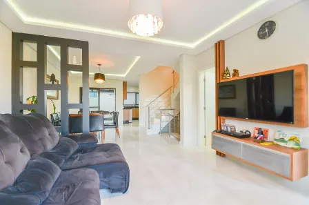 Sobrado com 4 Quartos à venda, 211m² no Hauer, Curitiba