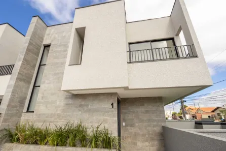 Sobrado com 3 Quartos à venda, 151m² no São Braz, Curitiba