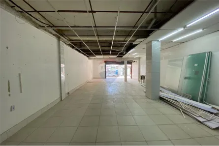 Ponto Comercial para alugar, 110m² no Gardênia Azul, Rio de Janeiro