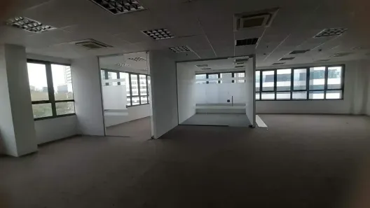 Sala Comercial para alugar, 225m² no Sítio Tamboré Alphaville, Barueri