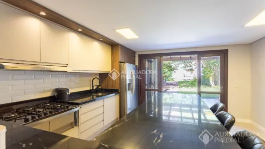 Casa com 4 Quartos à venda, 300m² no Menino Deus, Porto Alegre