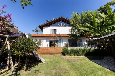 Casa com 3 Quartos à venda, 275m² no Municípios, Balneário Camboriú