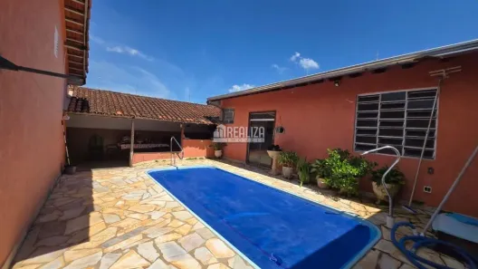 Casa com 3 Quartos à venda, 218m² no Grande Horizonte, Uberaba