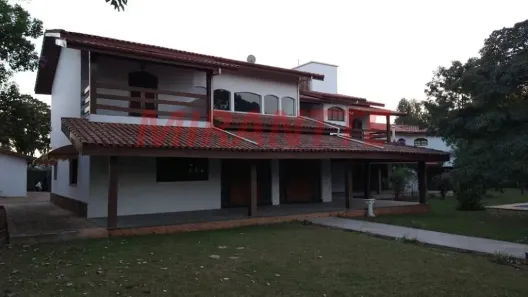 Casa de Condomínio com 16 Quartos para alugar, 1250m² no Caraguatá, Mairiporã