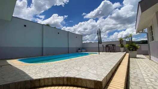 Casa com 3 Quartos à venda, 646m² no Dom Joaquim, Brusque
