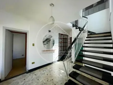 Sobrado com 5 Quartos à venda, 250m² no Jardim Três Corações, São Paulo