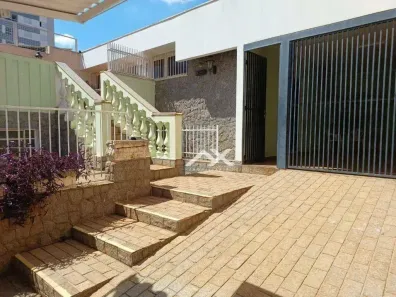 Casa com 4 Quartos para alugar, 271m² no Centro, Bauru