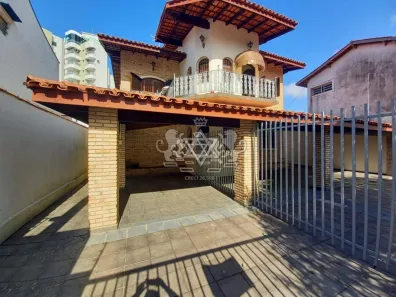 Sobrado com 4 Quartos à venda, 216m² no Indaiá, Caraguatatuba