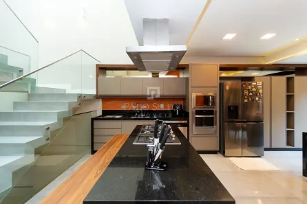 Casa de Condomínio com 4 Quartos à venda, 236m² no Santa Cândida, Curitiba