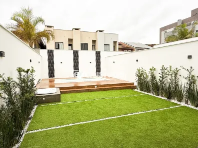 Sobrado com 3 Quartos à venda, 173m² no Jardim Sofia, Joinville