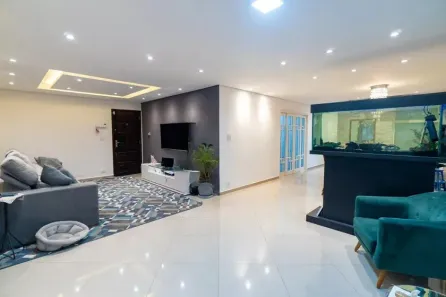 Casa com 3 Quartos à venda, 333m² no Jardim Oriental, São Paulo