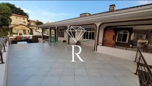Casa com 3 Quartos para alugar, 500m² no Barreiros, São José