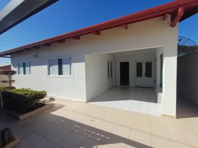 Casa com 3 Quartos à venda, 280m² no Centro, Piracanjuba