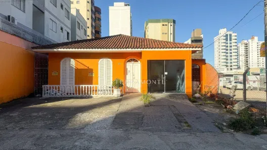 Lote/Terreno à venda, 360m² no Vila Moema, Tubarão