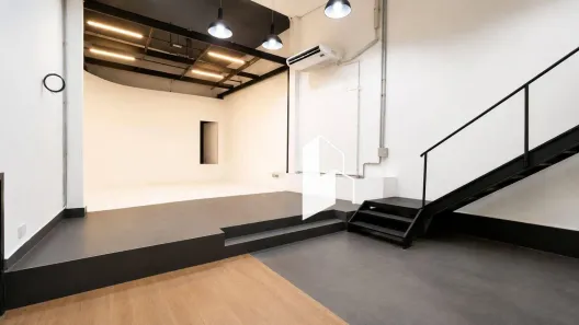 Ponto Comercial para alugar, 235m² no Jardim das Bandeiras, São Paulo