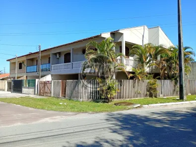 Sobrado com 4 Quartos à venda, 209m² no Centro, Matinhos