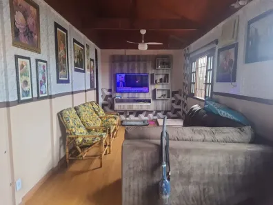 Casa com 4 Quartos à venda, 237m² no Vila Áurea, Poá