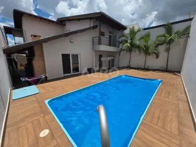 Casa com 3 Quartos à venda, 270m² no Parque Residencial Castelo, Bauru