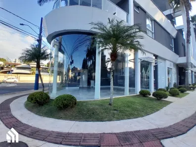Sala Comercial para alugar, 57m² no Praia dos Amores, Balneário Camboriú