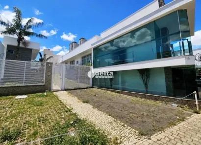 Ponto Comercial com 10 Quartos para alugar, 680m² no Lídice, Uberlândia