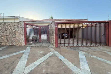 Casa com 3 Quartos à venda, 238m² no Jardim Santa Catarina, São José do Rio Preto