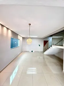 Sobrado com 3 Quartos à venda, 206m² no Morada do Ouro, Cuiabá