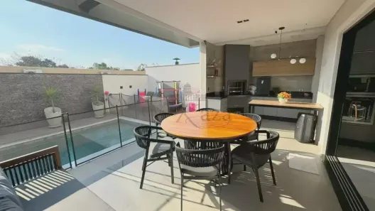 Sobrado com 3 Quartos à venda, 330m² no Urbanova, São José dos Campos