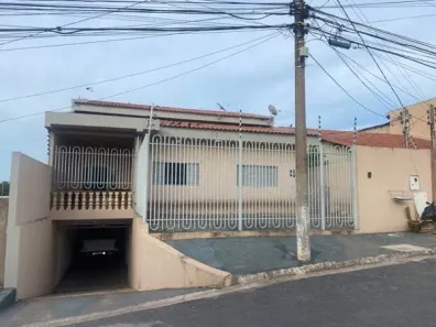 Casa com 6 Quartos à venda, 400m² no Alvorada, Cuiabá