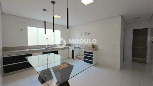 Casa de Condomínio com 4 Quartos para alugar, 345m² no Nova Uberlândia, Uberlândia