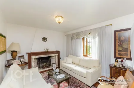 Casa com 3 Quartos à venda, 322m² no Três Figueiras, Porto Alegre