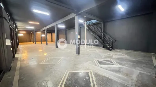 Ponto Comercial para alugar, 435m² no Brasil, Uberlândia