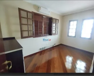 Casa com 6 Quartos à venda, 303m² no Barreiro, Belo Horizonte