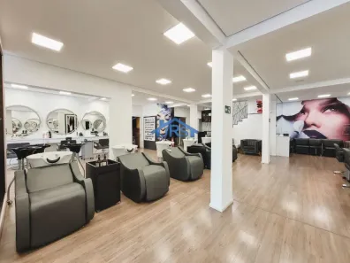 Prédio Comercial para alugar, 800m² no Green Valley Alphaville, Barueri