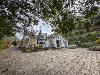 Casa com 5 Quartos à venda, 230m² no Carangola, Petrópolis