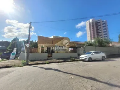 Casa com 3 Quartos para alugar, 237m² no Fátima, Fortaleza