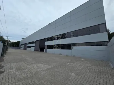 Prédio Comercial para alugar, 3000m² no Santa Catarina, Caxias do Sul