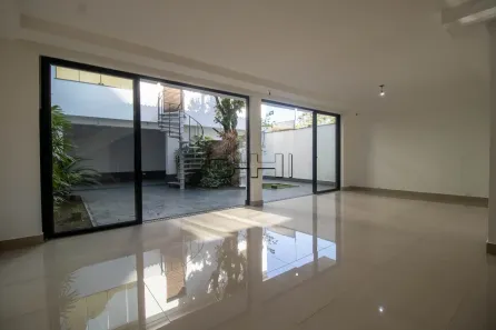 Casa com 3 Quartos à venda, 360m² no Granja Julieta, São Paulo