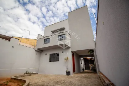 Sobrado com 3 Quartos à venda, 152m² no Jardim Adélia Cavicchia Grotta, Limeira