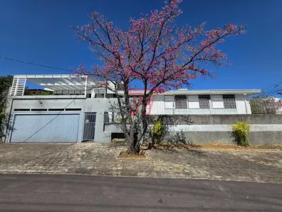 Casa com 4 Quartos à venda, 400m² no São Lourenço, Curitiba