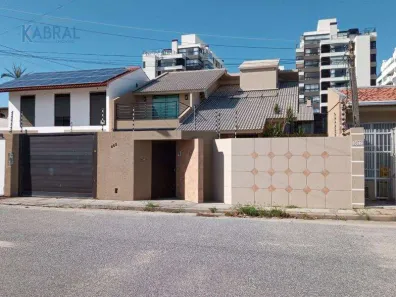 Casa com 3 Quartos para alugar, 248m² no Balneário, Florianópolis