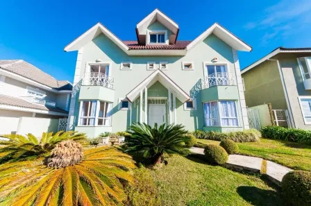 Casa com 4 Quartos para alugar, 400m² no Campo Comprido, Curitiba